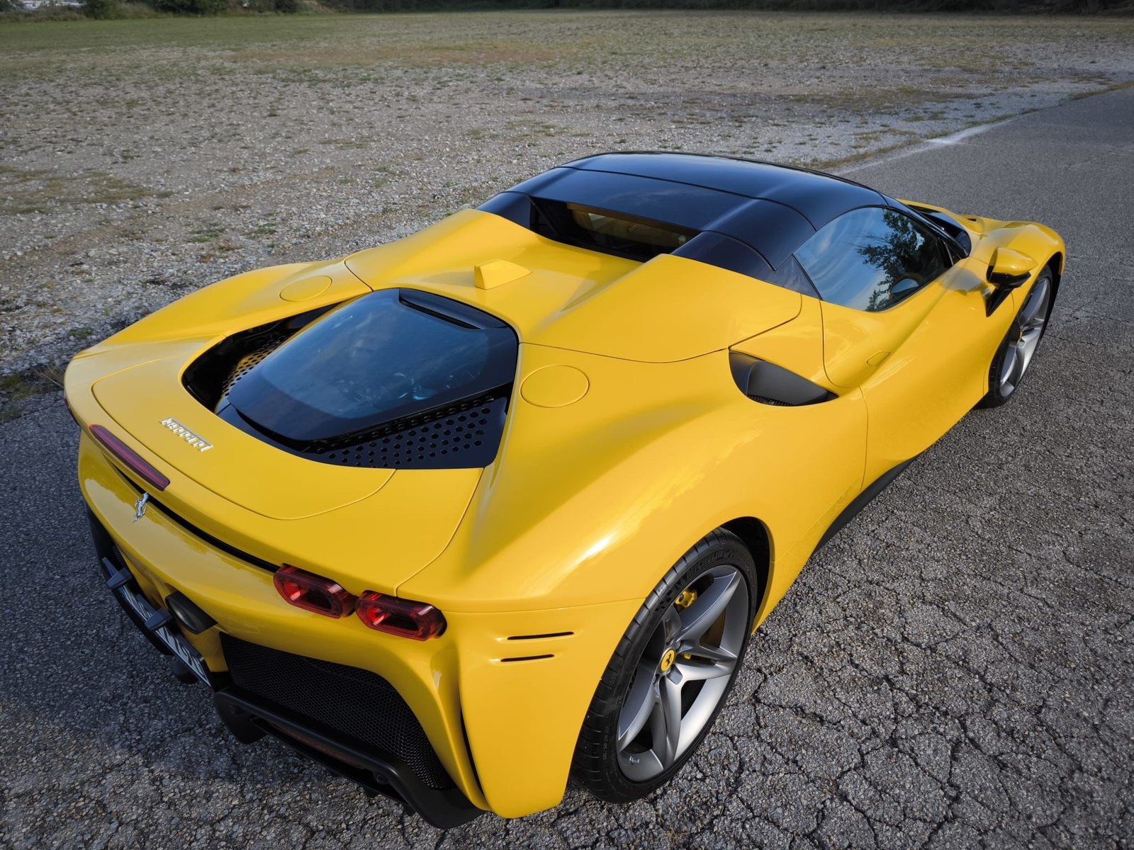 Ferrari SF90 Spider — photo 2